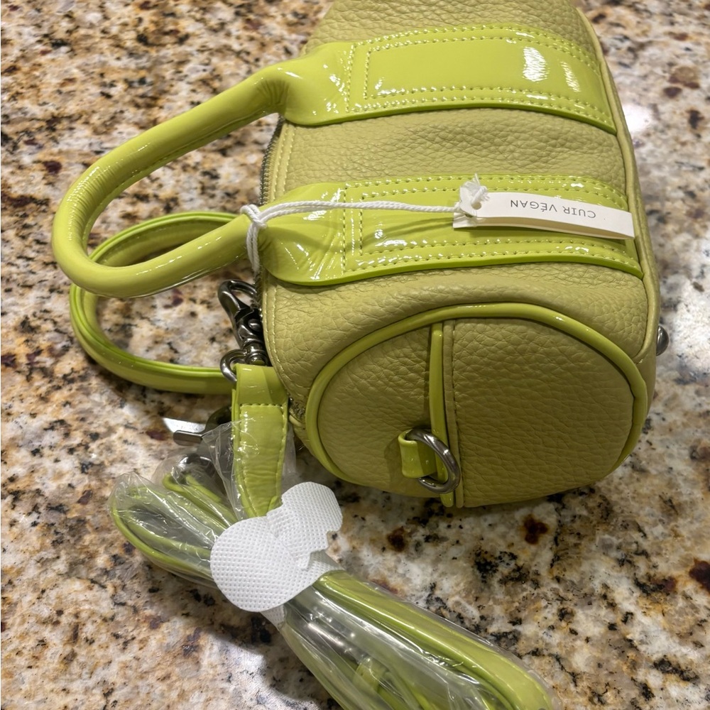 NWT 
URBAN OUTFITTERS LIZZIE PISTACHIO GREEN MINI BARREL DUFFLE CROSSBODY BAG - Picture 7 of 12